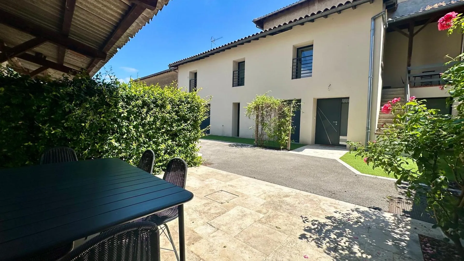 Le Clos Fleuri Chatillon-sur-Chalaronne 0*,  France